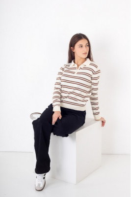 Светр жіночий